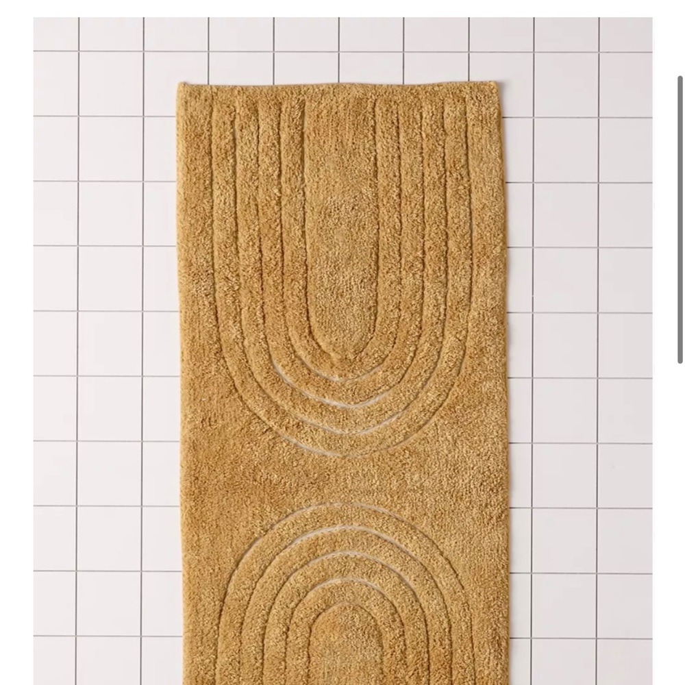 Modern Hilo bath rug